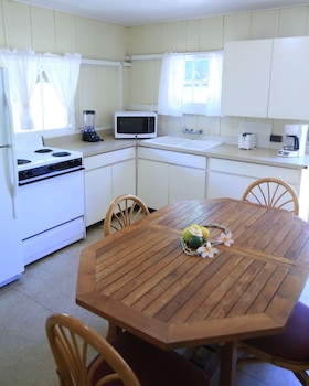 Cast Cottage, 2 Bedroom, Ocean View (King + Queen or King + 2 Twins)