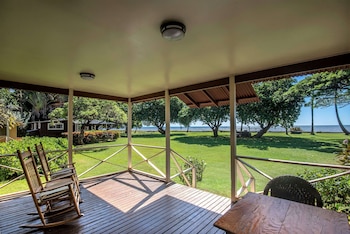 Coast Cottage, 1 Bedroom, Oceanfront (King or Queen)