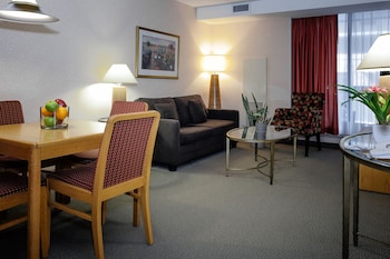 Deluxe Suite, 1 King Bed with Sofa bed
