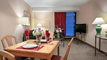 Deluxe Suite, 1 King Bed with Sofa bed