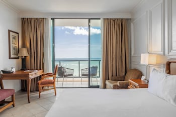 Classic Room, 1 King Bed, Balcony, Ocean View