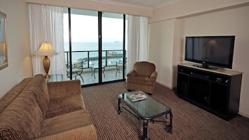 Suite, 2 Bedrooms, Club Lounge Access, Ocean View (Dining)