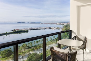 Classic Room, 1 King Bed, Balcony, Ocean View