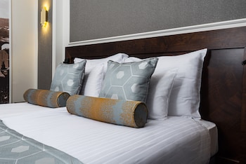 Executive Double or Twin Room (with king size bed)