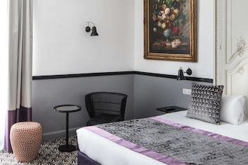 Superior Twin Room - Complimentary soft minibar,courtesy tray, Chromecast and digital press