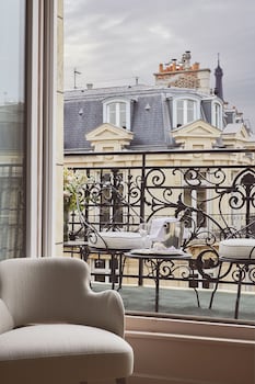 Deluxe Executive Balcony Eiffel Tower
