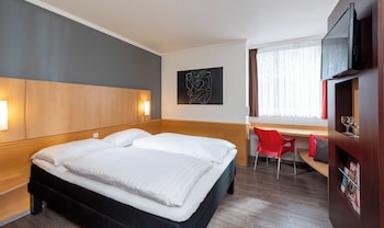 Standard Room, Multiple Beds, Accessible