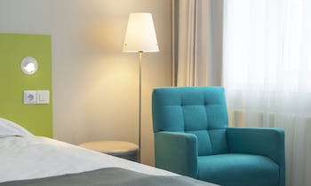 Standard Room, 1 Double Bed, Non Smoking (Smaller Room, Small Double Bed 140cm)