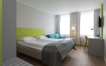Family Room, 1 Double or 2 Twin Beds, Non Smoking (Standard)