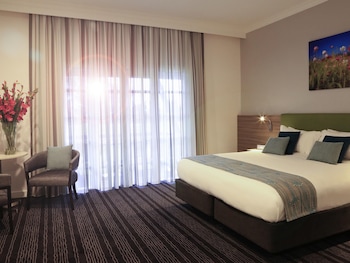Room, 1 King Bed (Resort)