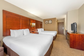 Standard Room, 2 Queen Beds, Mountain View