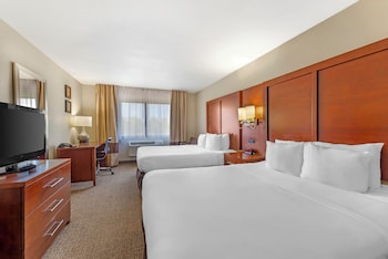 Standard Room, 2 Queen Beds, Mountain View