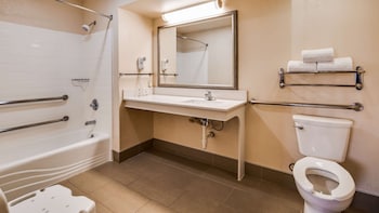Standard Room, 2 Queen Beds, Accessible, Bathtub (Bathtub, No Pets)