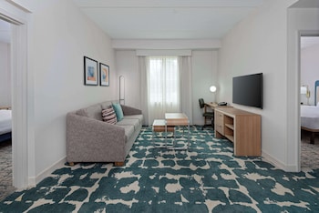 Room, 2 Bedrooms, Bathtub (Mobility & Hearing)