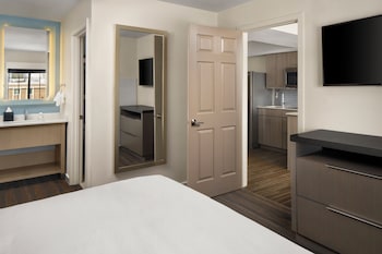 Suite, 1 King Bed with Sofa bed, Kitchen