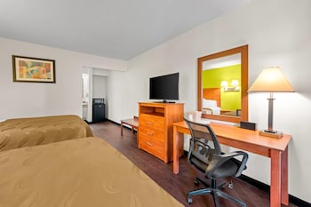 Room, 2 Queen Beds, Smoking