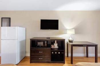 Standard Room, 2 Queen Beds, Non Smoking