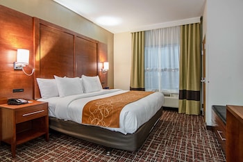 Suite, 1 King Bed, Accessible, Non Smoking