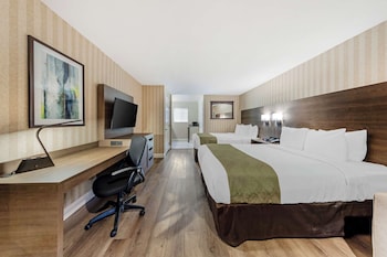 Suite, 2 Queen Beds, Sofa bed