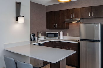 Suite, 1 Queen Bed with Sofa bed, Accessible (Hearing - One Bedroom)