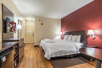 Premium Room, 1 King Bed (Upgraded Bedding & Snack, Smoke Free)
