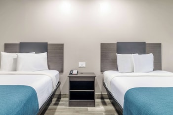 Deluxe Room, 2 Queen Beds, Non Smoking, Refrigerator & Microwave