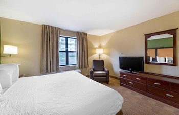 Studio, 1 King Bed, Non Smoking