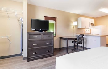 Studio, 1 Queen Bed, Non Smoking