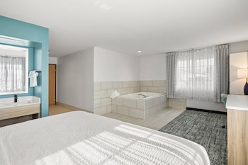 Suite, 1 King Bed with Sofa bed, Non Smoking (Upgrade)