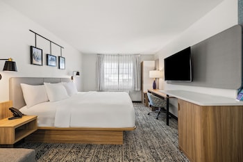 Suite, 1 King Bed with Sofa bed, Non Smoking