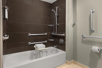 Suite, 1 Bedroom, Accessible Bathtub (1 Queen Bed)