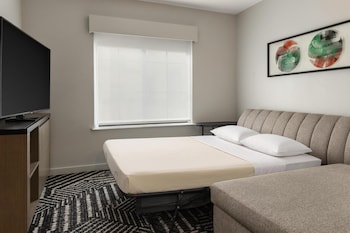 Suite, 2 Bedrooms (1 King Bed Per Room)