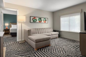 Suite, 2 Bedrooms (1 King Bed Per Room)