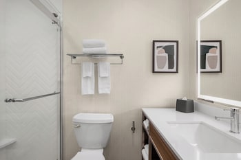 Standard Room, 2 Queen Beds (Walk-In Shower)