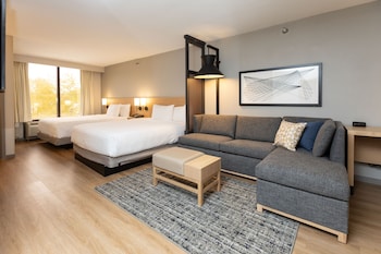 Room (Two Queens and Sofa Bed)