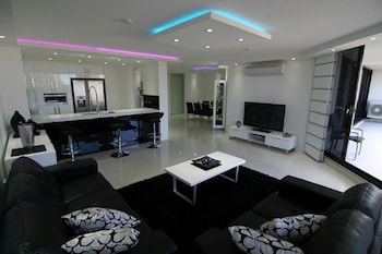 2 Bedroom Superior Apartment