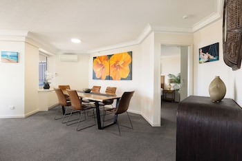 2 Bedroom Ocean View Apartment
