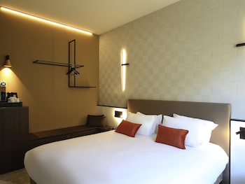 Classic Room, 2 Twin Beds (Citadel View)