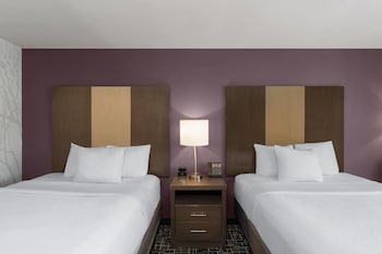 Room, 2 Queen Beds, Non Smoking