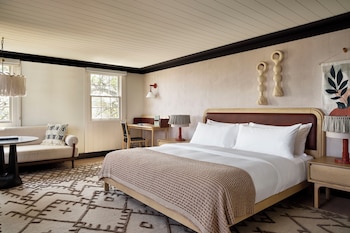 Standard Room, 1 King Bed, Accessible (Kelley House)