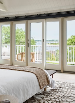 Premium Suite, 1 King Bed (Chappy House)