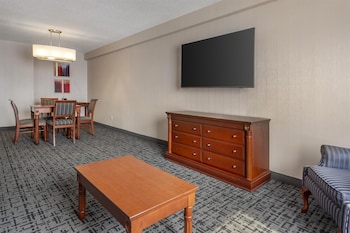 Suite, 1 King Bed, Accessible, Non Smoking (with Sofabed)