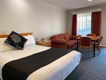 Executive Suite, Multiple Beds, Non Smoking, Microwave