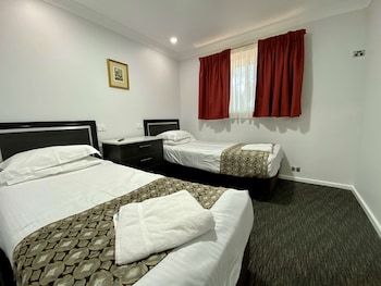 Executive Suite, Multiple Beds, Non Smoking, Kitchen (Full Kitchen)