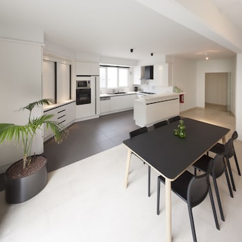 Apartment (with garden)