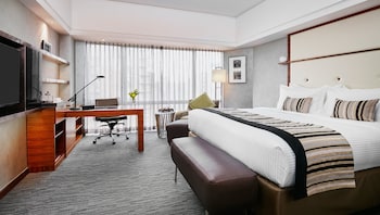 1 King Bed Classic City View High Floor