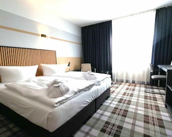 Standard Double Room Single Use, Non Smoking, Courtyard View