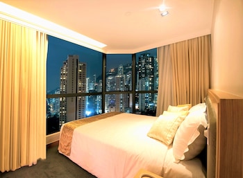 Deluxe Suite, City View