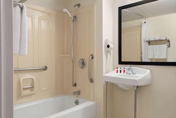 Room, 1 Double Bed, Accessible, Non Smoking (Bathtub)