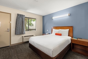 Standard Room, 1 Queen Bed